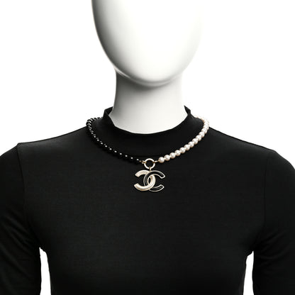 Chanel Pearl Beaded CC Necklace Black White 2 of 5