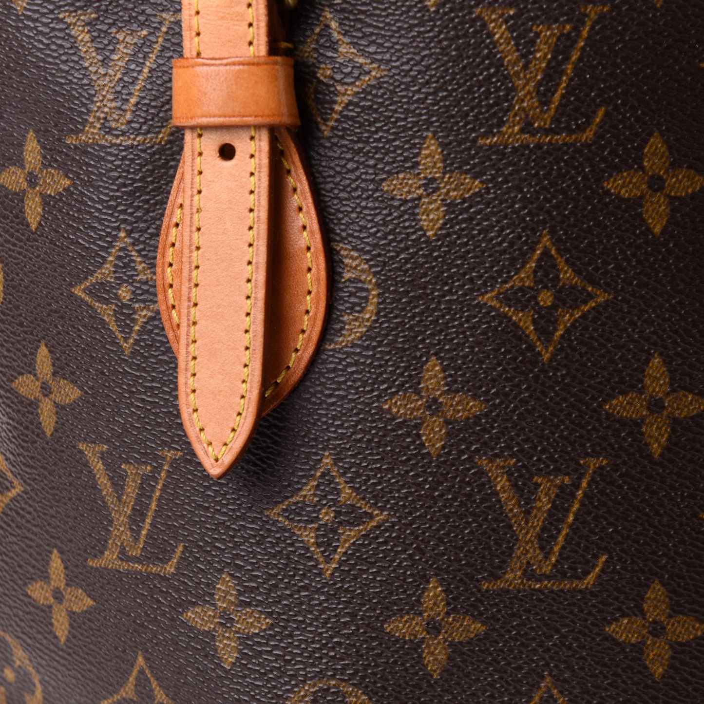 Monogram Petit Bucket 23