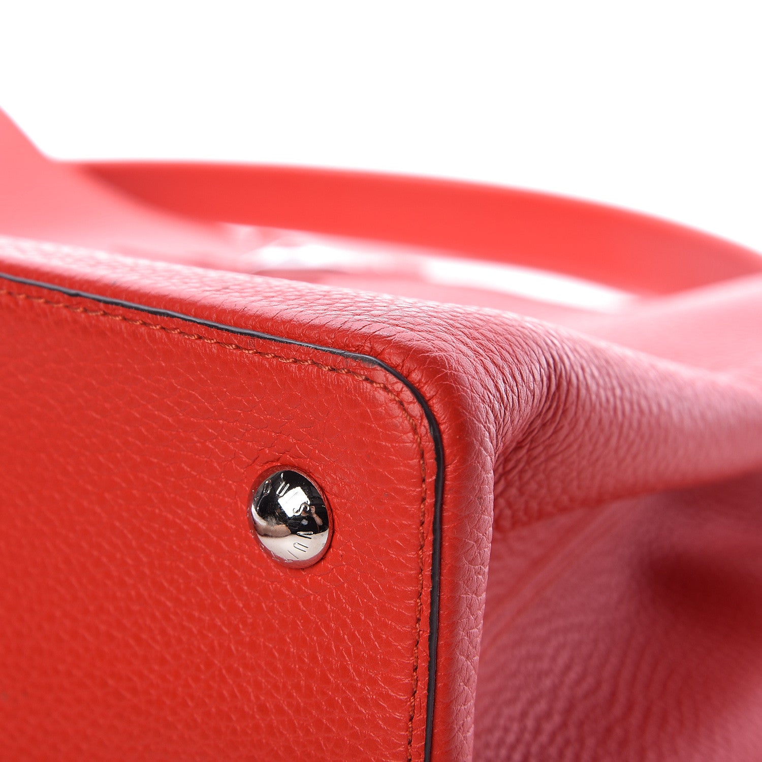 Louis Vuitton Taurillon Capucines MM Rubis 14 of 20
