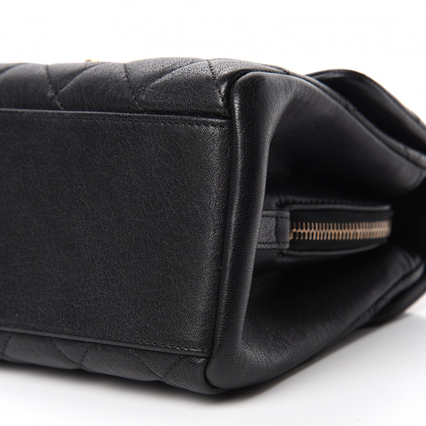Shiny Sheepskin Quilted Small Trapezio Flap Black