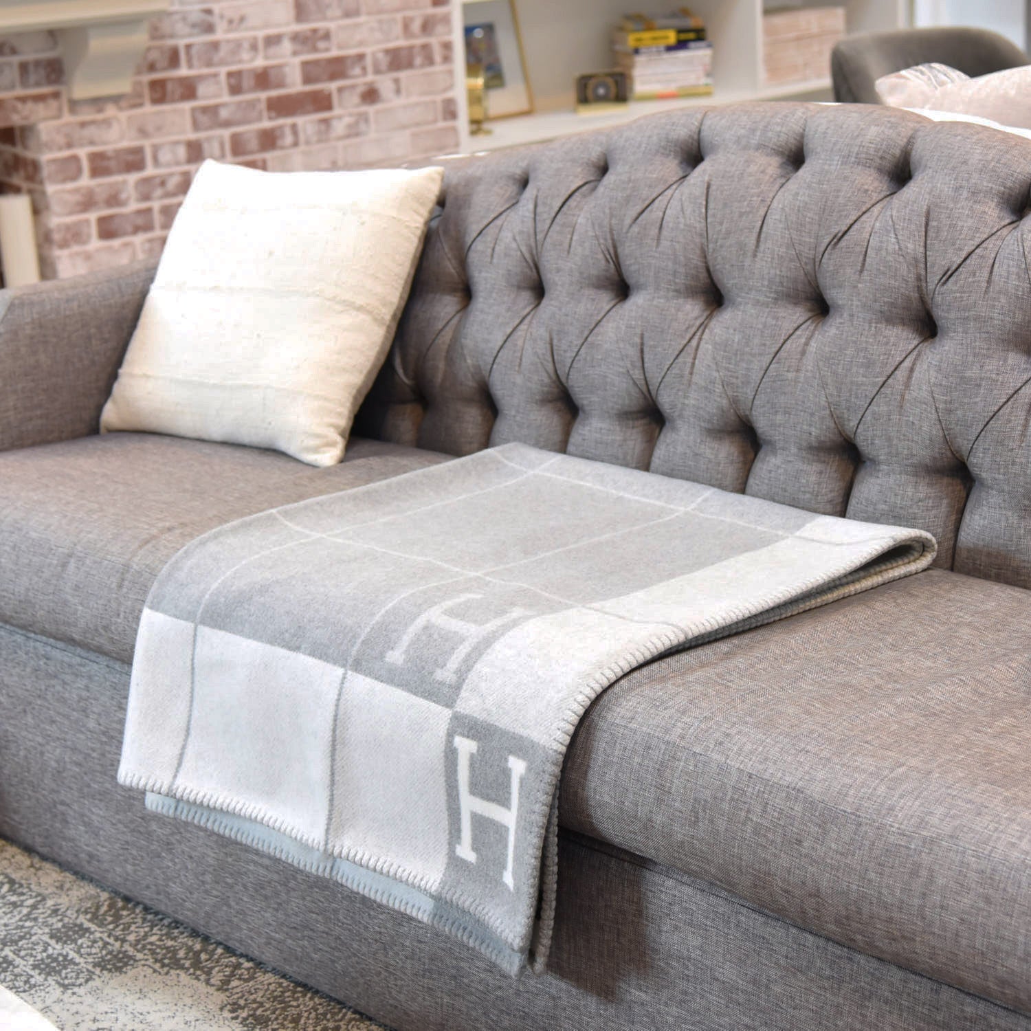 Hermes Wool Cashmere Avalon III Blanket Ecru Gris Clair 2 of 4