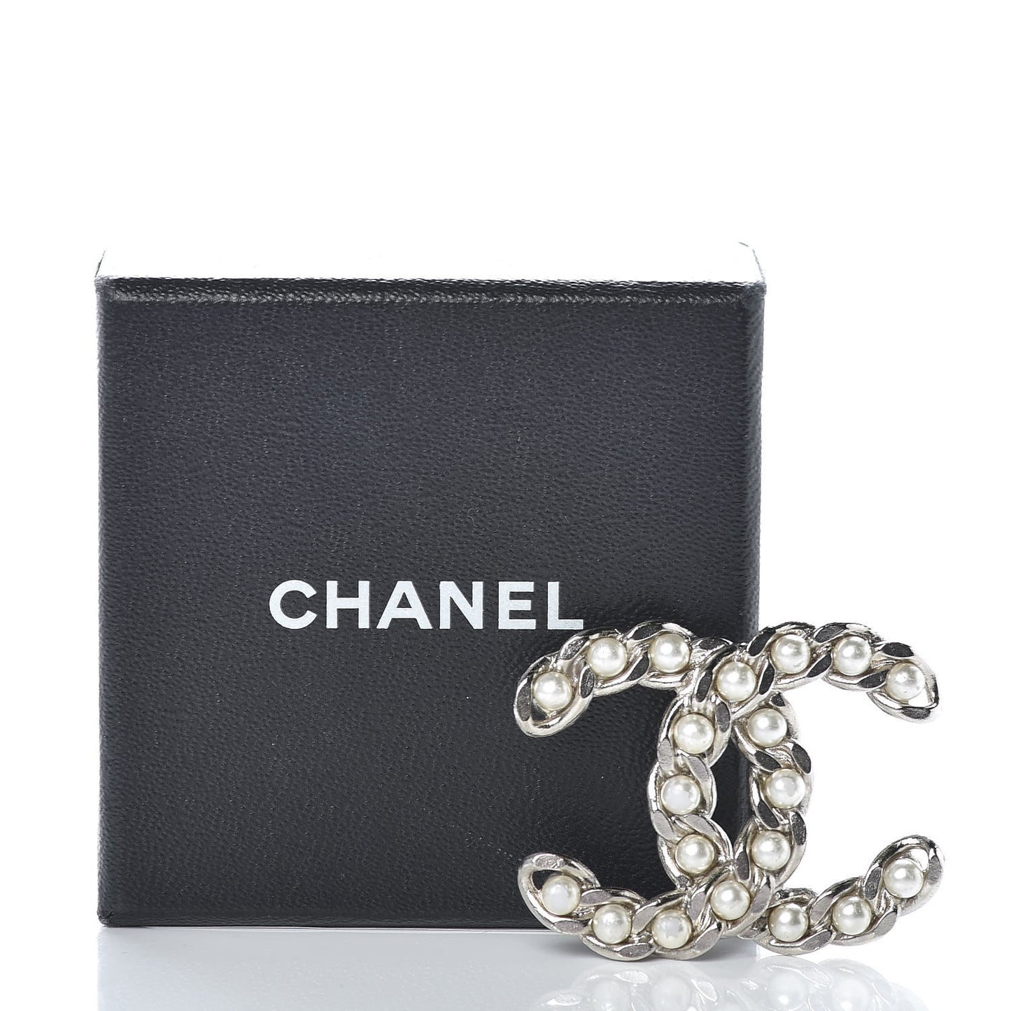 Pearl CC Chain Brooch Silver