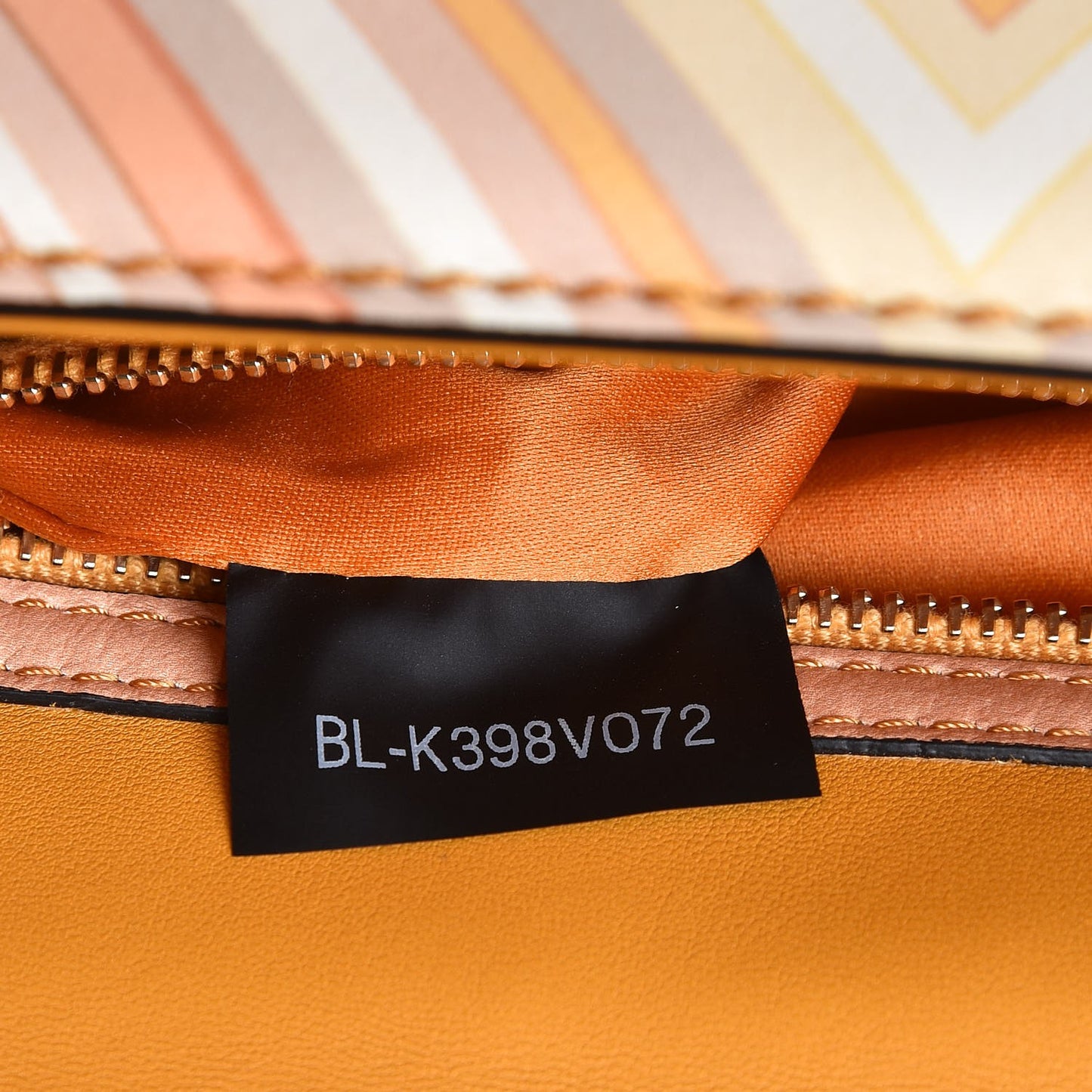 Vitello Native Couture 1975 Medium Glam Lock Rockstud Flap Mandarin Sorbet