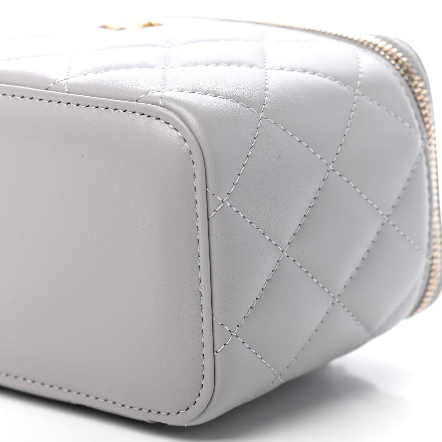 Lambskin Quilted Small Pearl Crush Vanity Case With Chain Grey