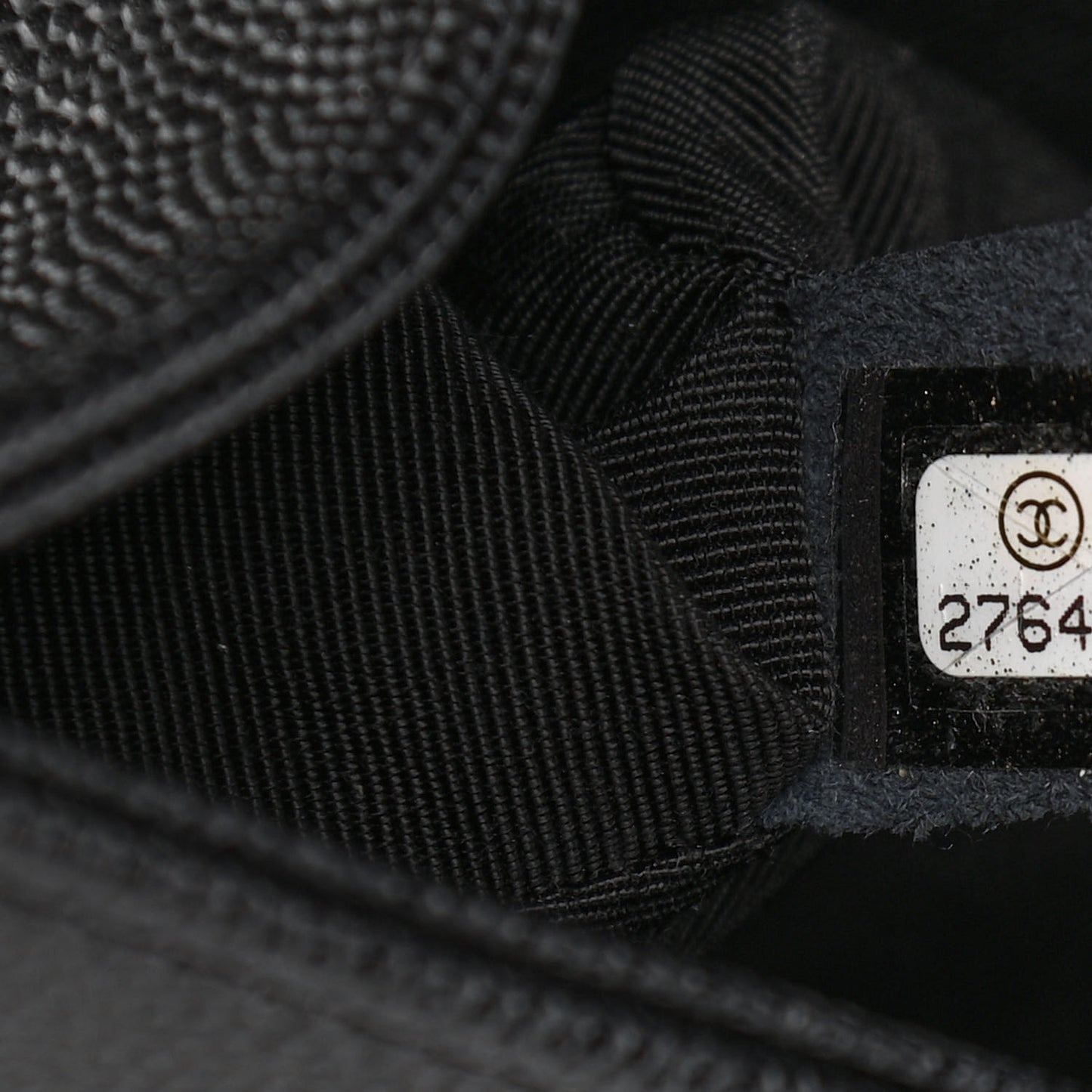 Caviar Quilted Medium Boy Flap Black