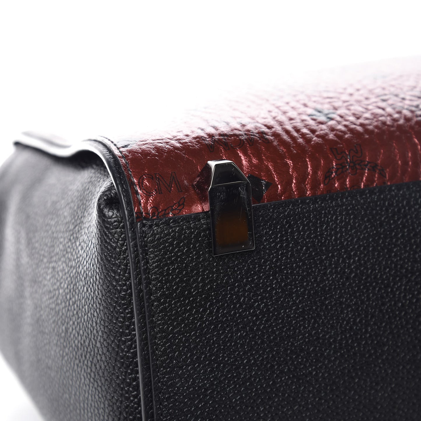 Metallic Visetos Medium Corina Shoulder Bag Scooter Red