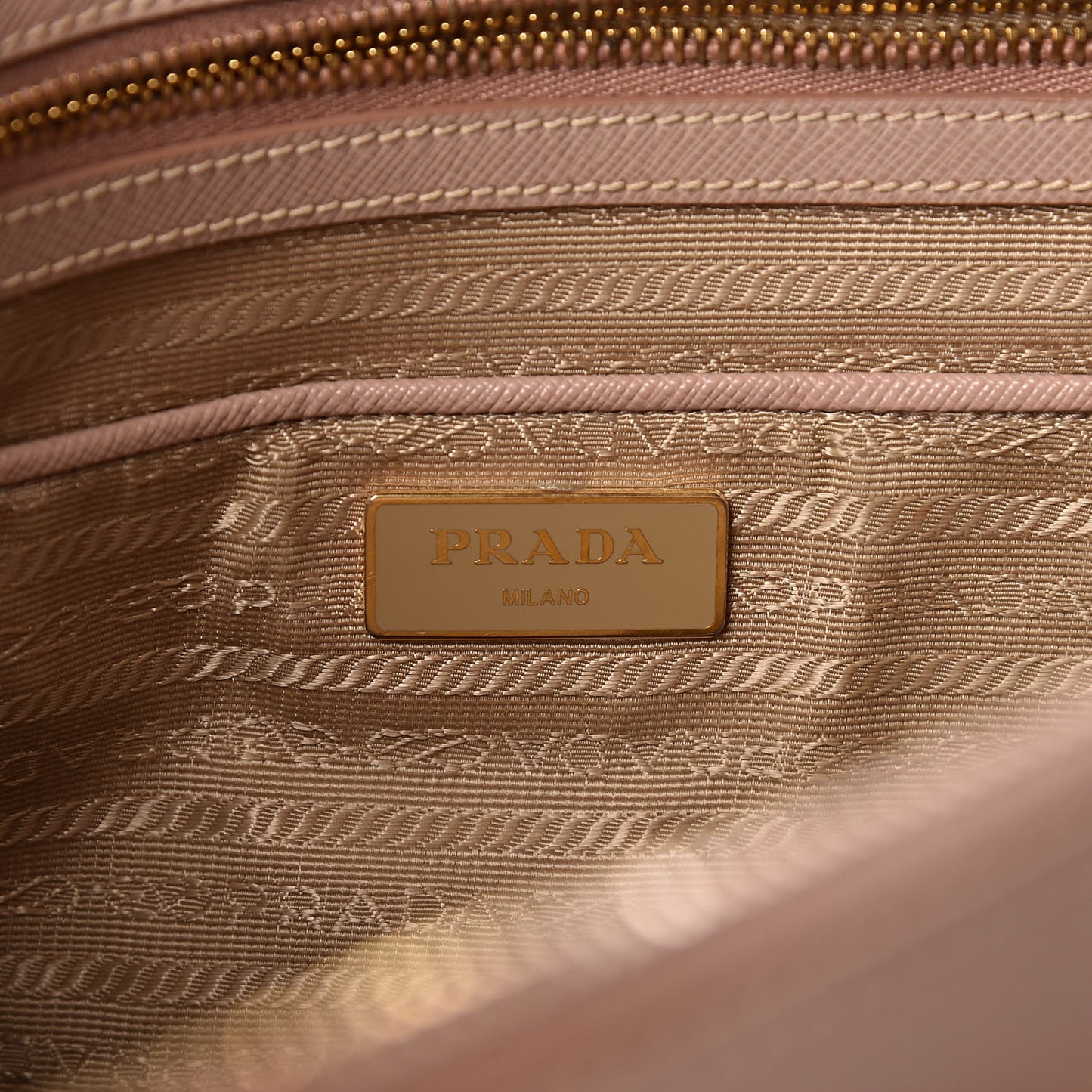 Saffiano Medium Galleria Double Zip Tote Cammeo