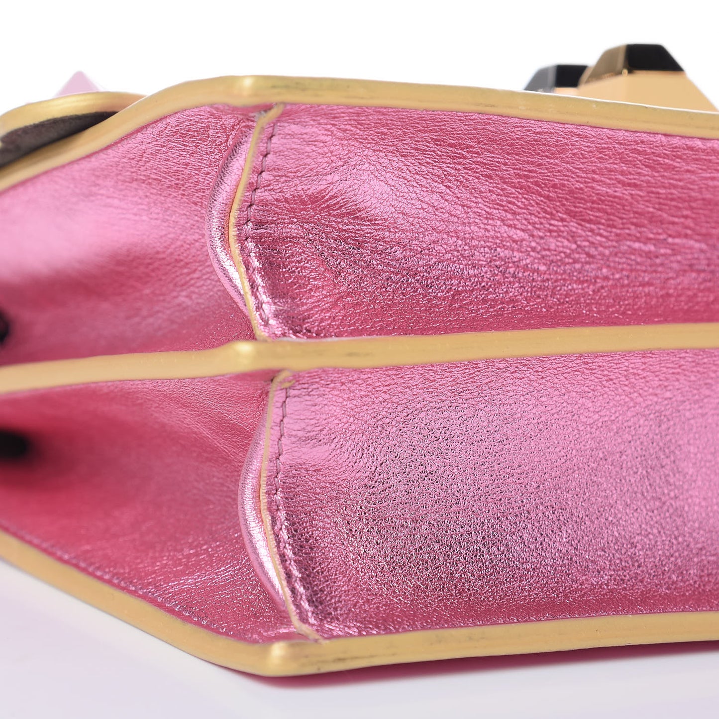 Vitello Catalan Mirror Scalloped Multi Studded Small Kan I Shoulder Bag Fuxia Chiaro