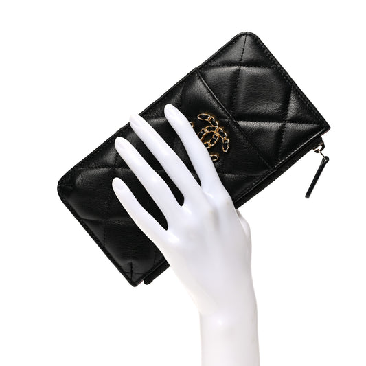 Shiny Goatskin Quilted Chanel 19 Phone and Card Holder Black