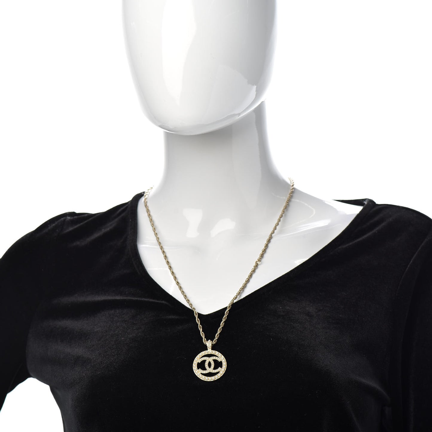Pearl CC Round Pendant Necklace Gold