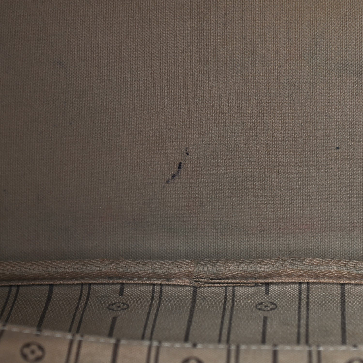Louis Vuitton Monogram Neverfull MM 8 of 19