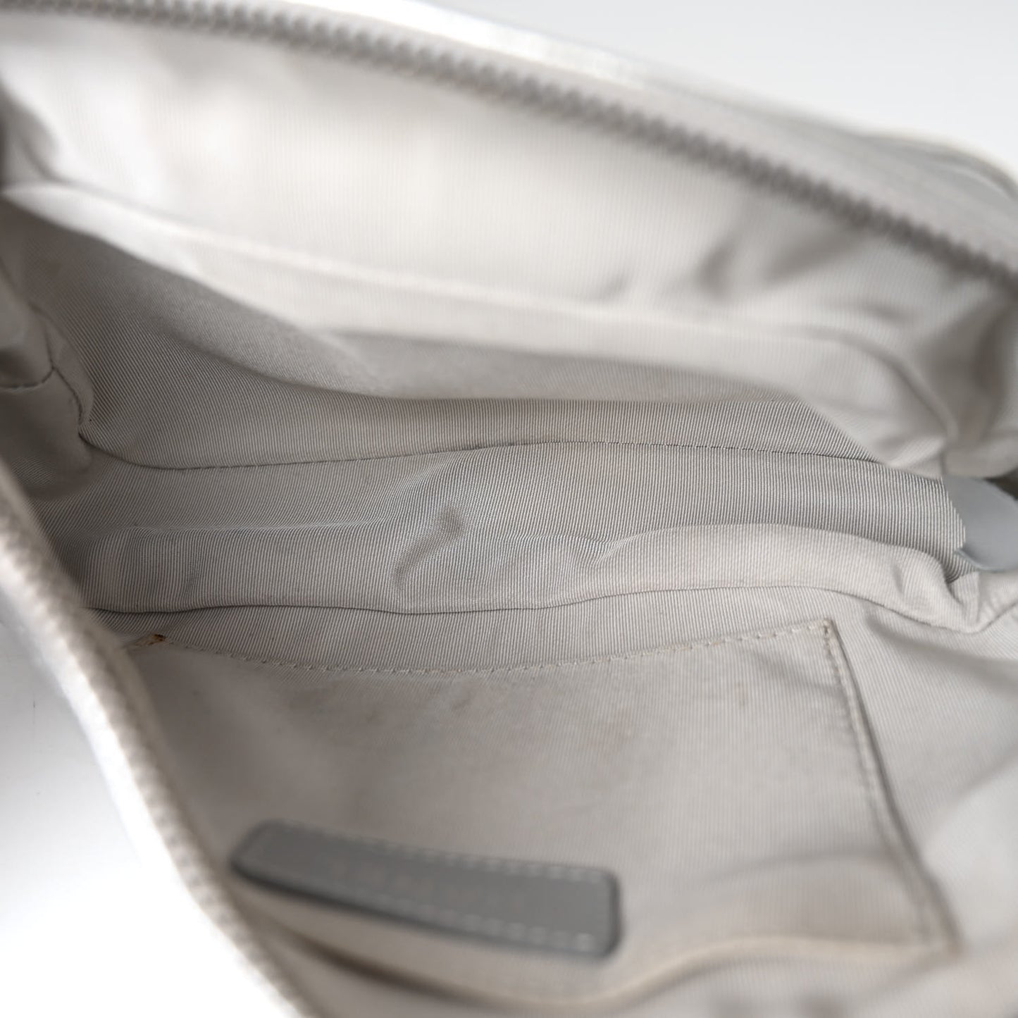 Metallic Grained Calfskin Quilted Casual Rock Waist Bag Fanny Pack Silver