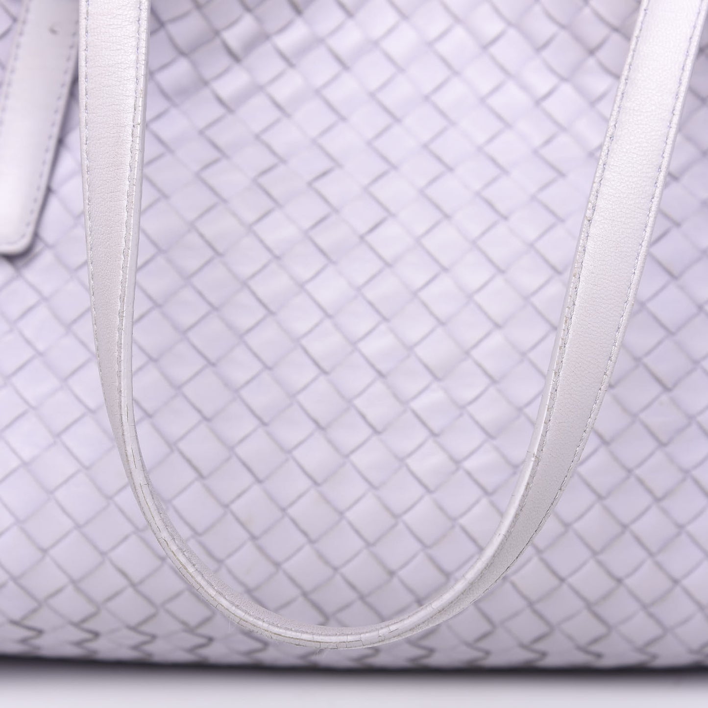 Nappa Intrecciato Medium Seamless Tote Oyster Lilac