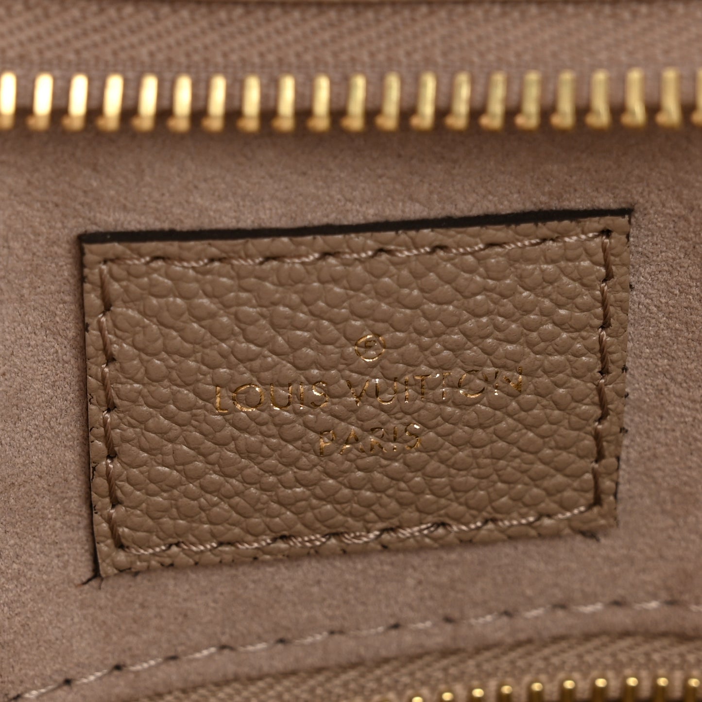 LOUIS VUITTON Empreinte Monogram Giant Carryall MM Tourterelle Tourterelle