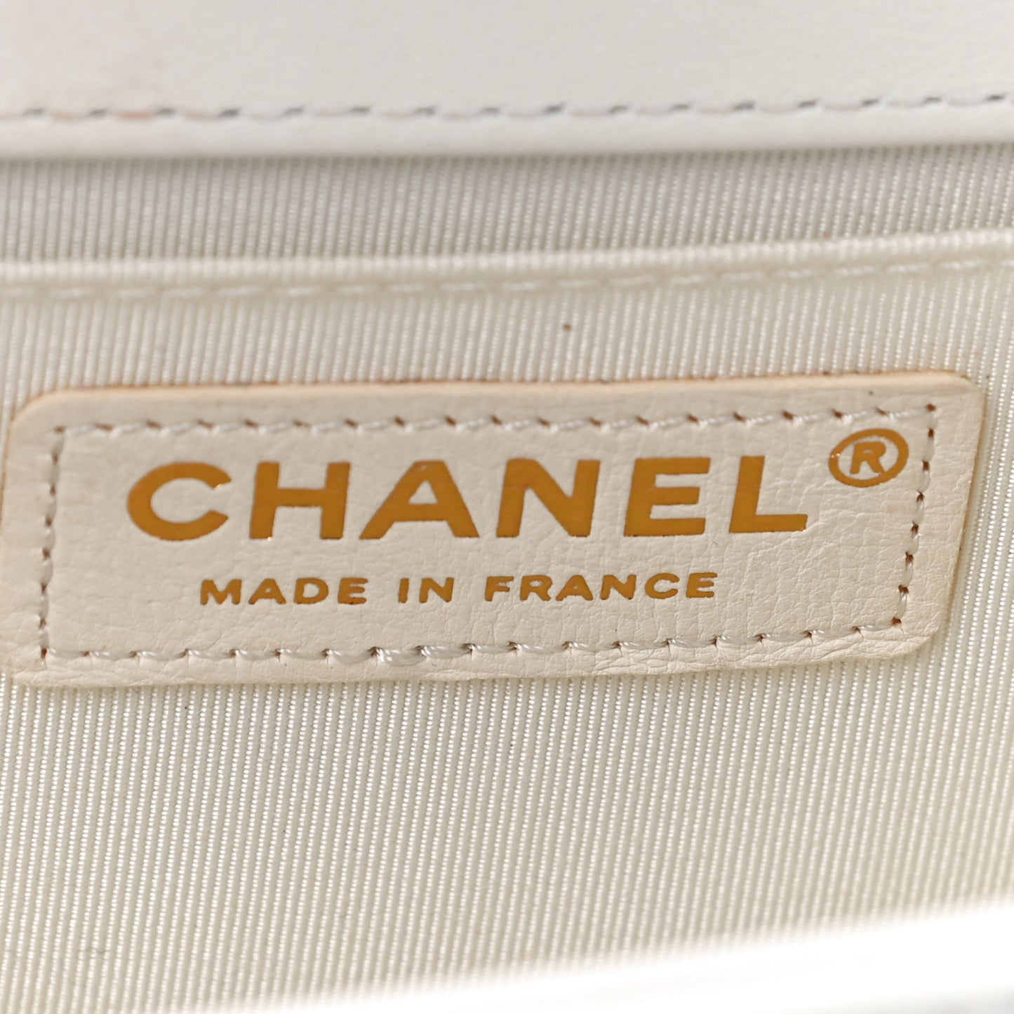 Calfskin Pearl Medium Boy Flap White