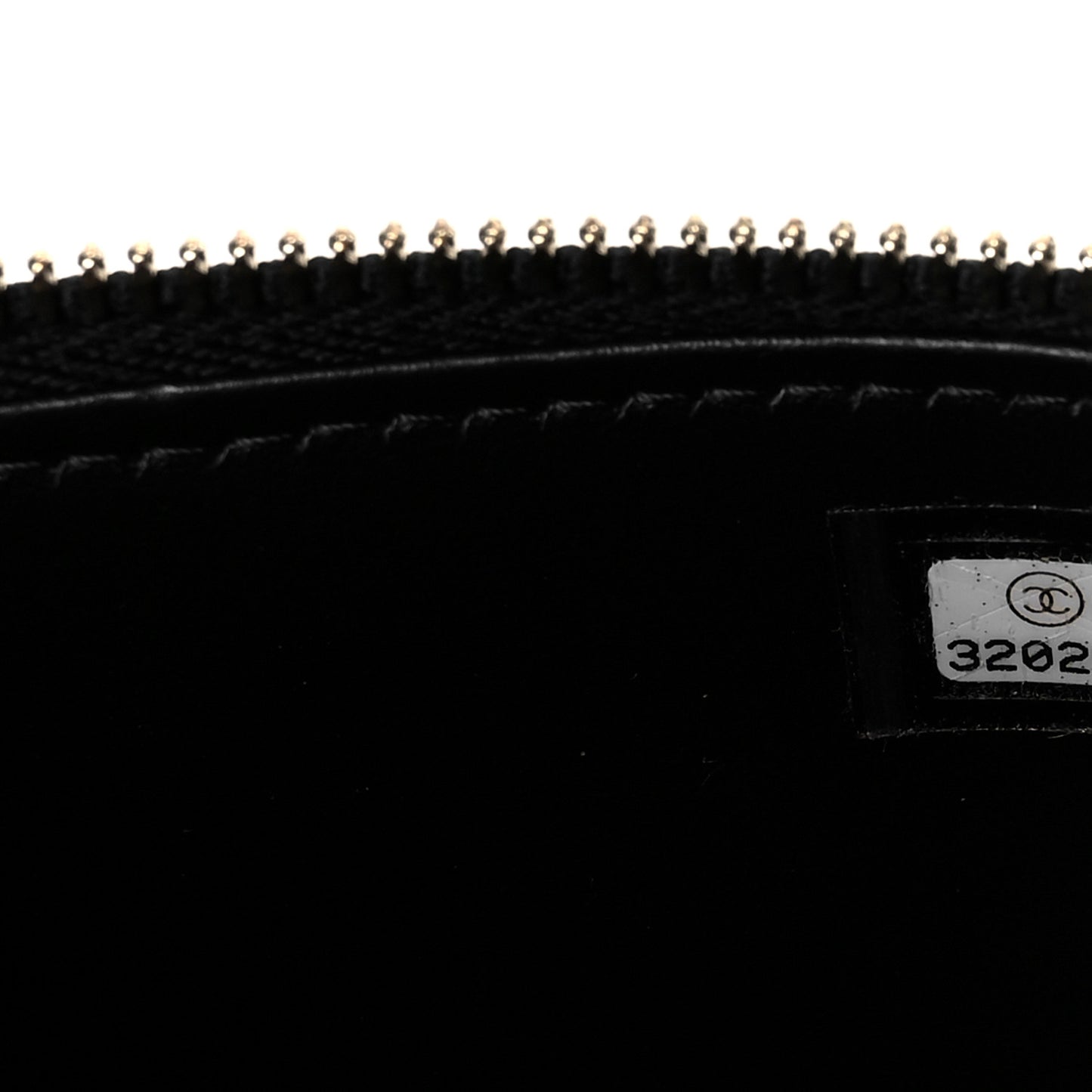 Shiny Caviar Quilted Pick Me Up Vanity Case Black