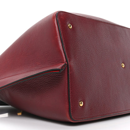 Valentino Garavani Grainy Calfskin Medium VLogo Escape Shopper Rubin 9 of 10
