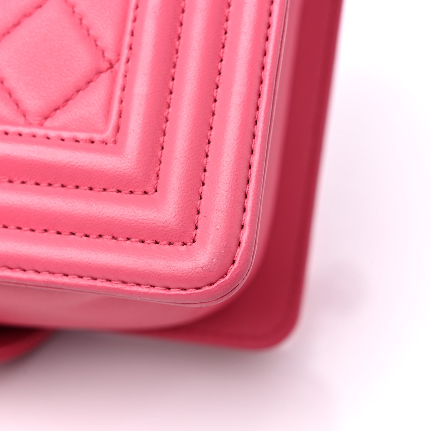 Lambskin Quilted Medium Boy Flap Pink