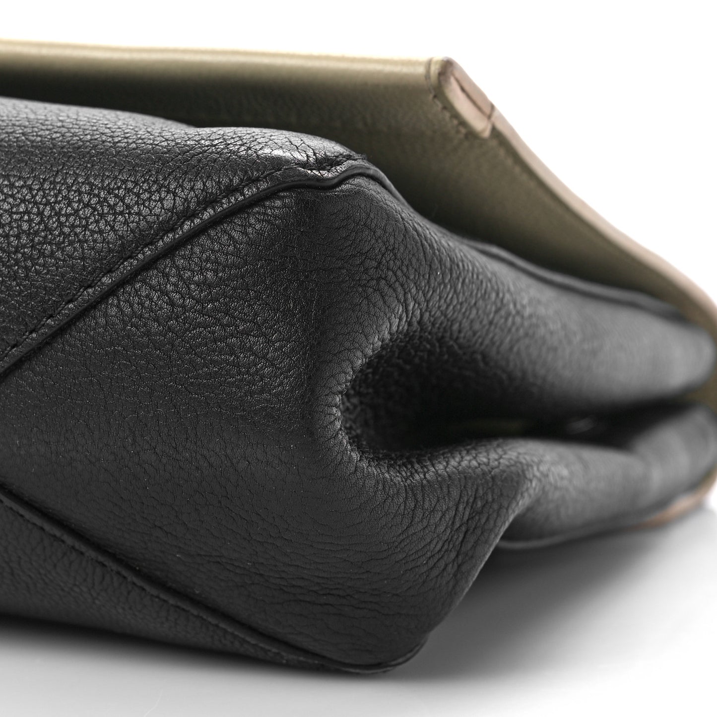 Soft Calfskin Lockme II Top Handle Vanille Black