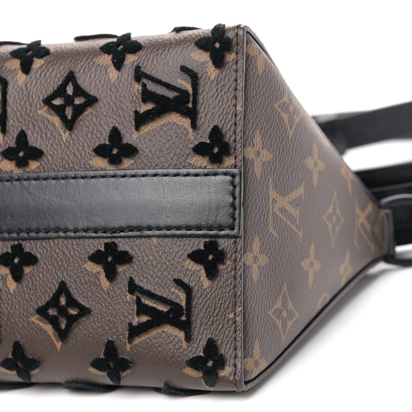 Monogram Tuffetage Triangle Messenger Black