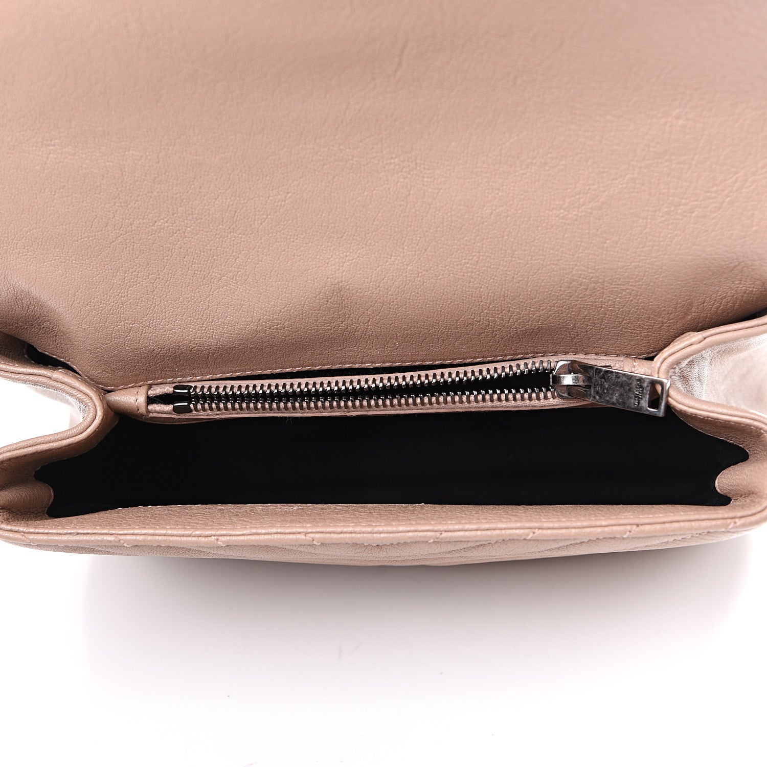 Saint Laurent Sheepskin Matelasse Chevron Monogram Medium College Bag Fard 4 of 14