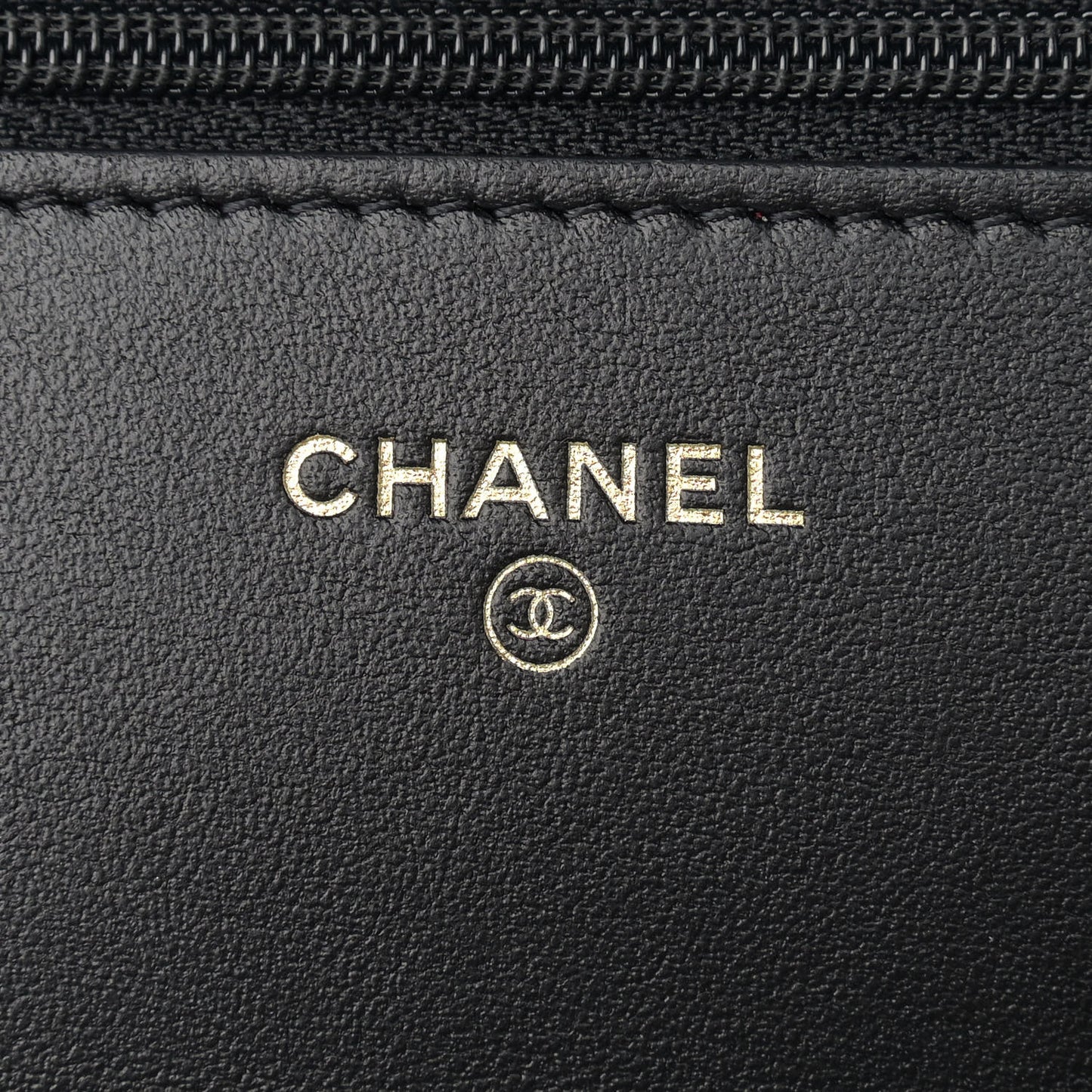 Shiny Aged Calfskin Quilted CC Wallet On Chain WOC Black