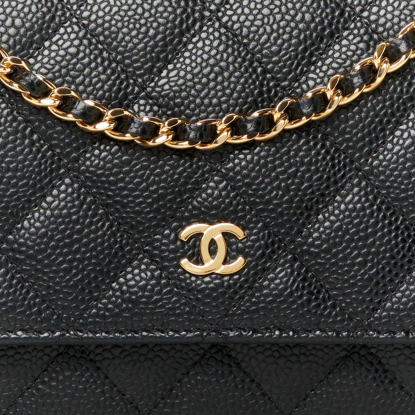 Caviar Quilted Wallet on Chain WOC Black