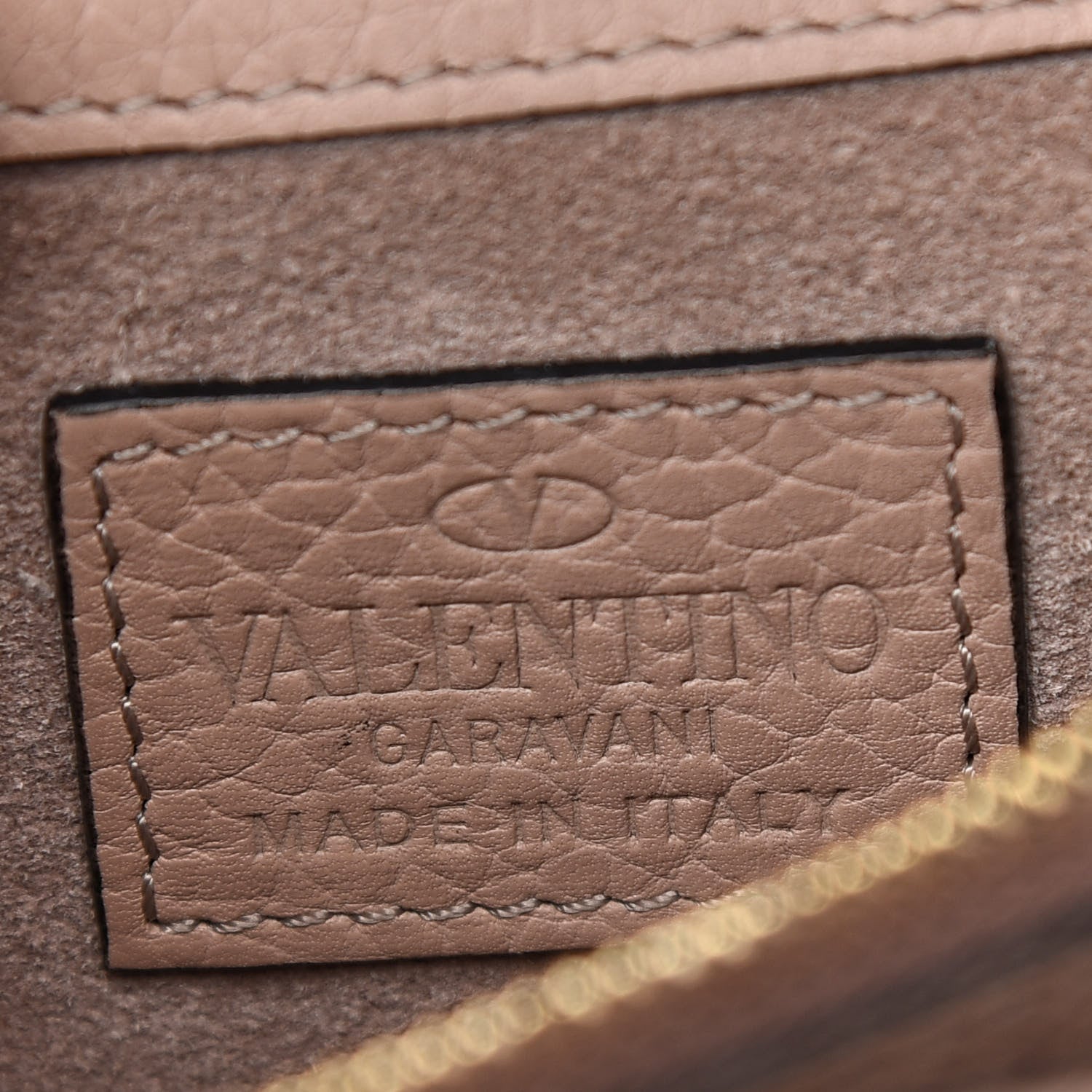 Valentino Garavani Pebbled Calfskin Rockstud Wallet on Chain Poudre 6 of 10