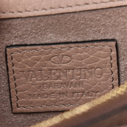 Valentino Garavani Pebbled Calfskin Rockstud Wallet on Chain Poudre 6 of 10
