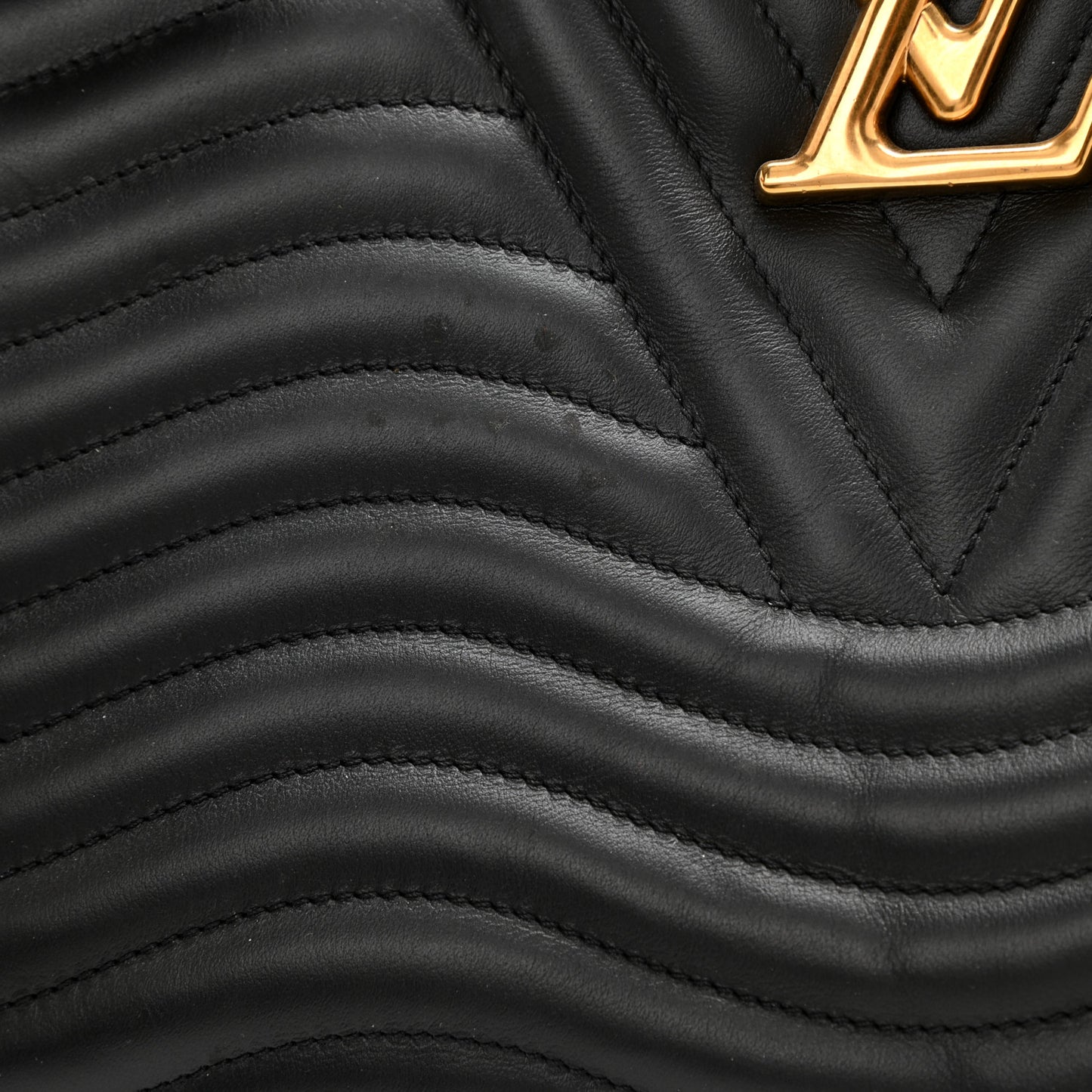 Calfskin New Wave Chain Tote Black