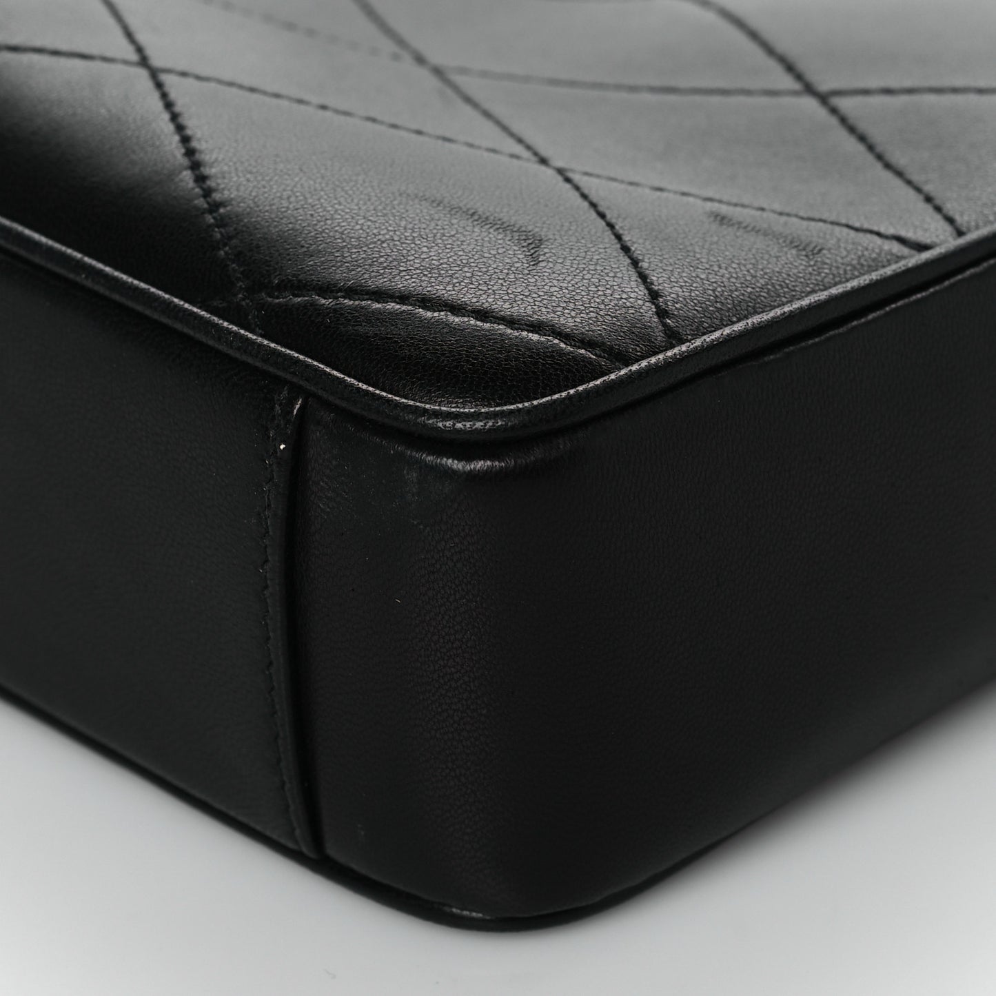 Lambskin Quilted Le Maillon Chain Strap Crossbody Black