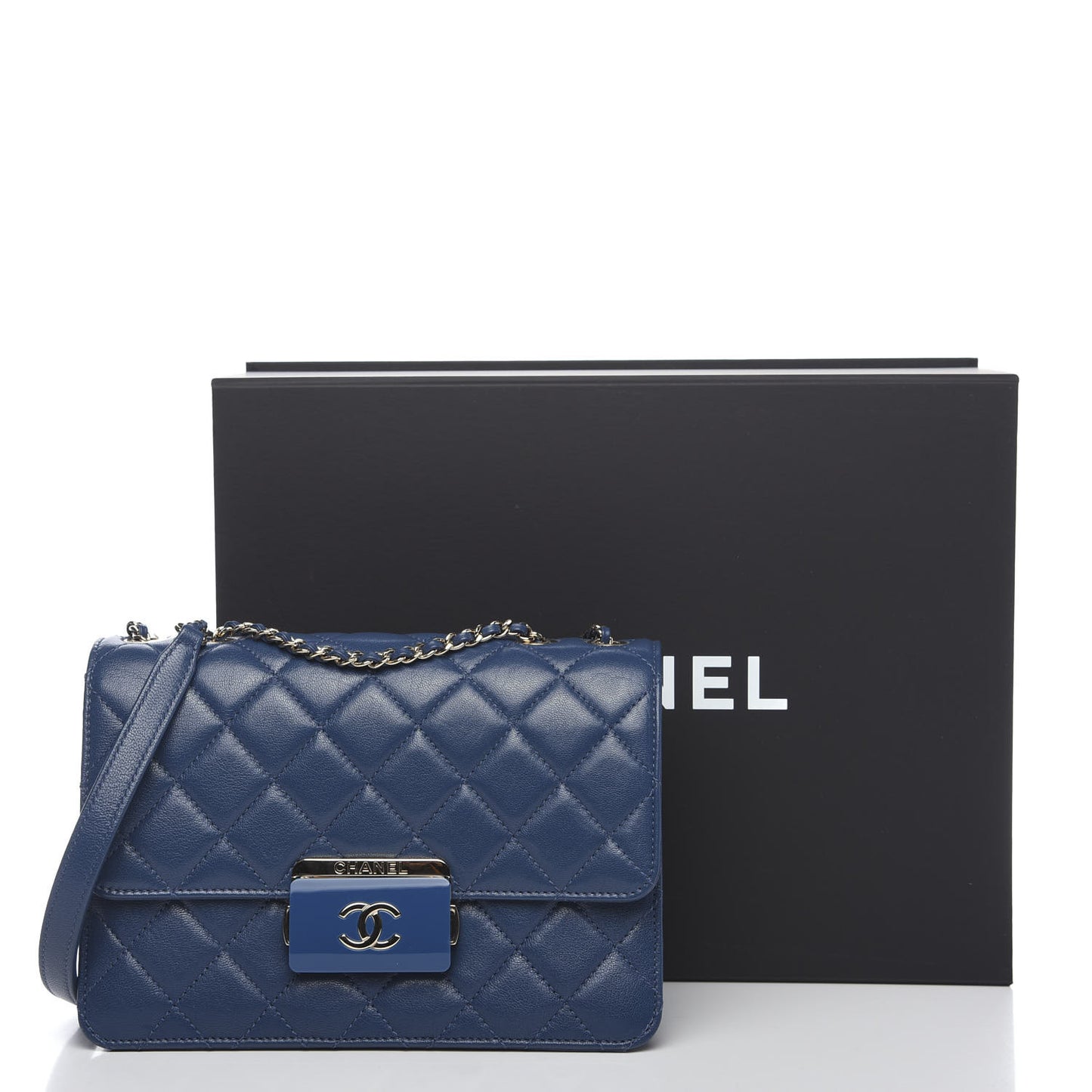 Sheepskin Quilted Beauty Lock Flap Blue