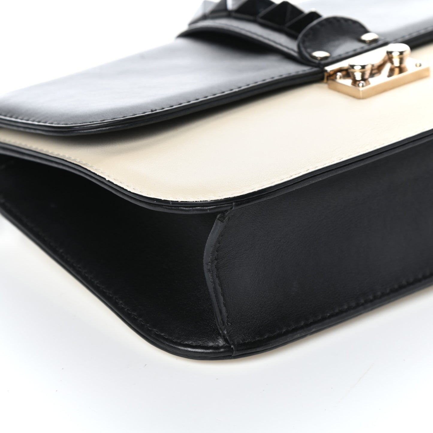 Vitello Medium Glam Lock Rockstud Flap Black Light Ivory