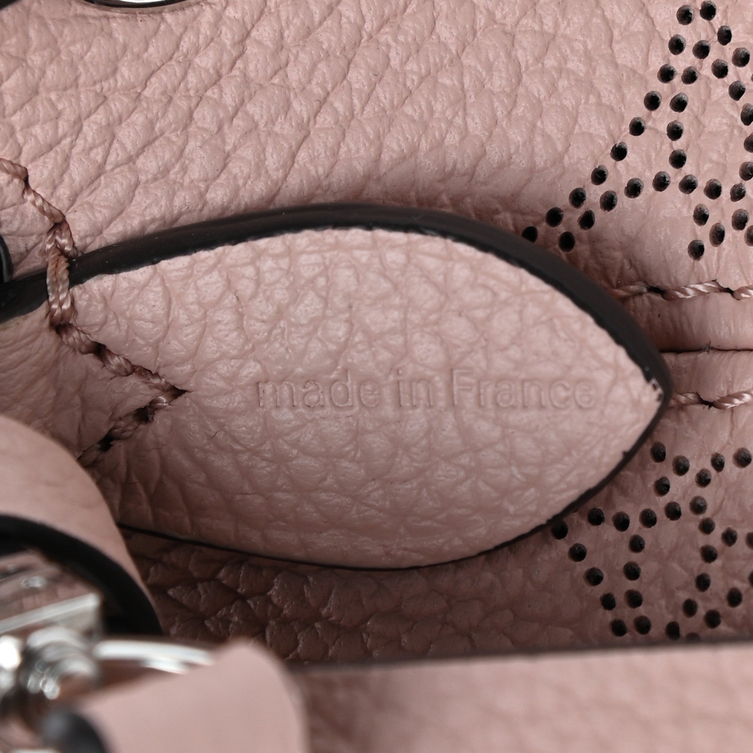 Louis Vuitton Mahina Bella Magnolia 6 of 9