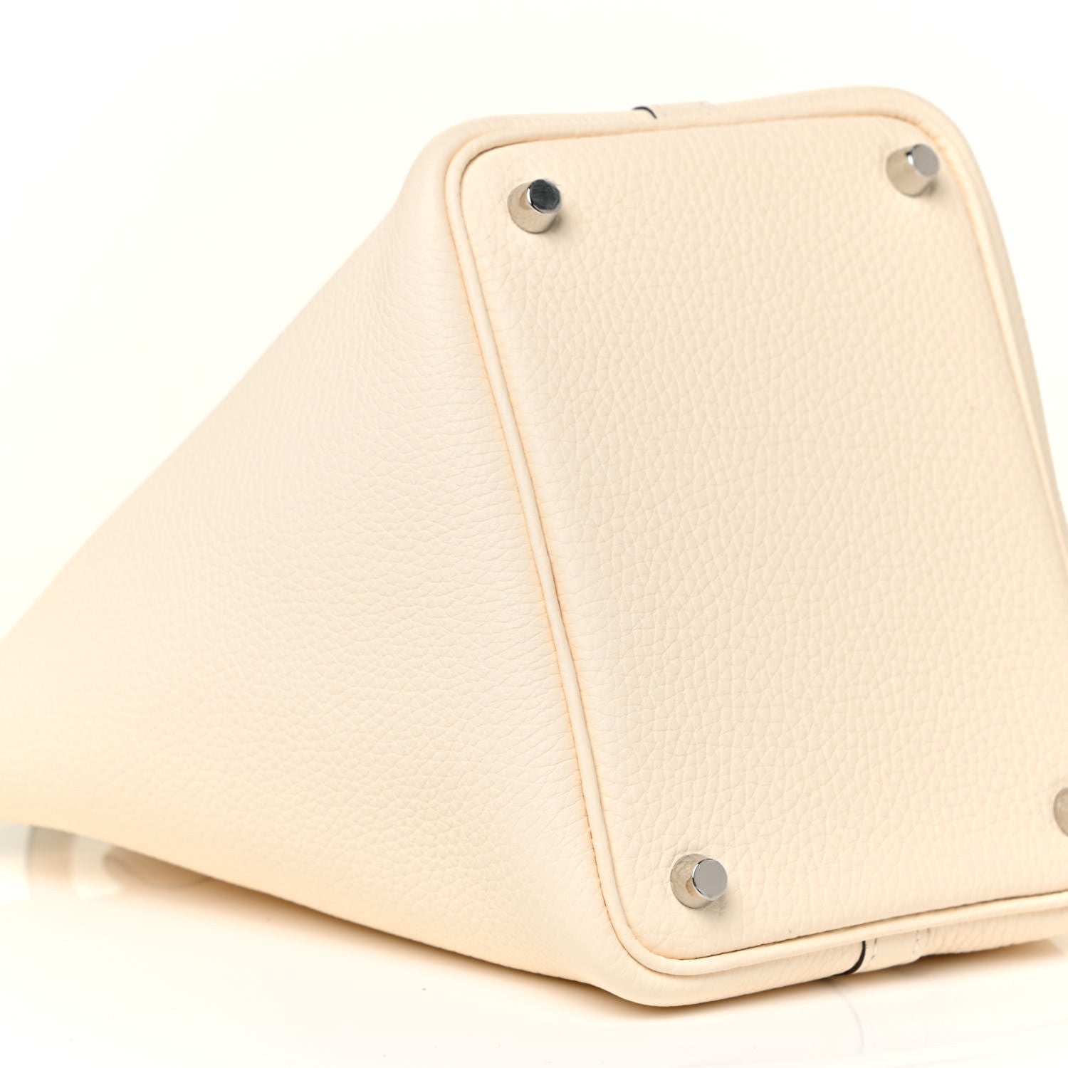 Hermes Taurillon Clemence Picotin Lock 18 PM Nata 8 of 11