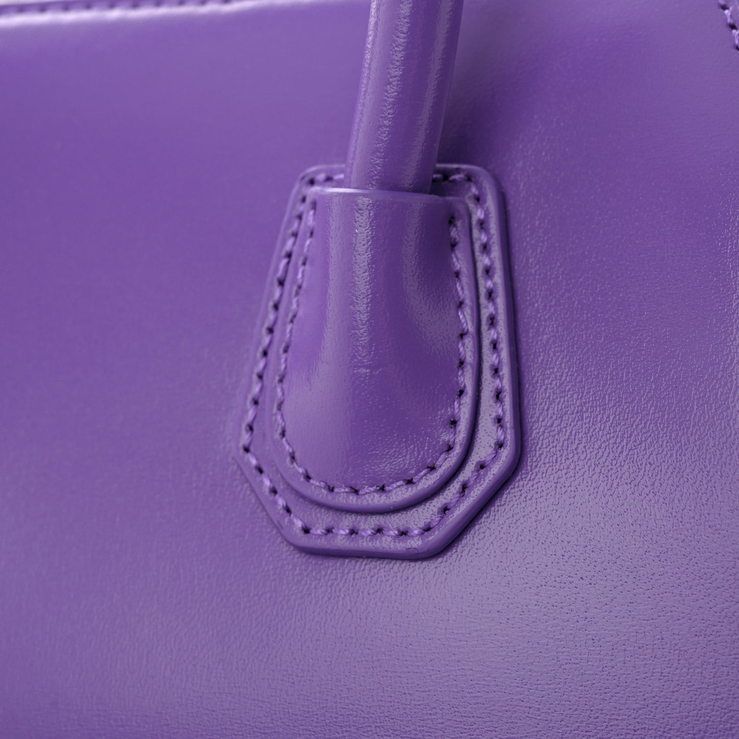 Box Calfskin Mini Antigona Purple Dahlia