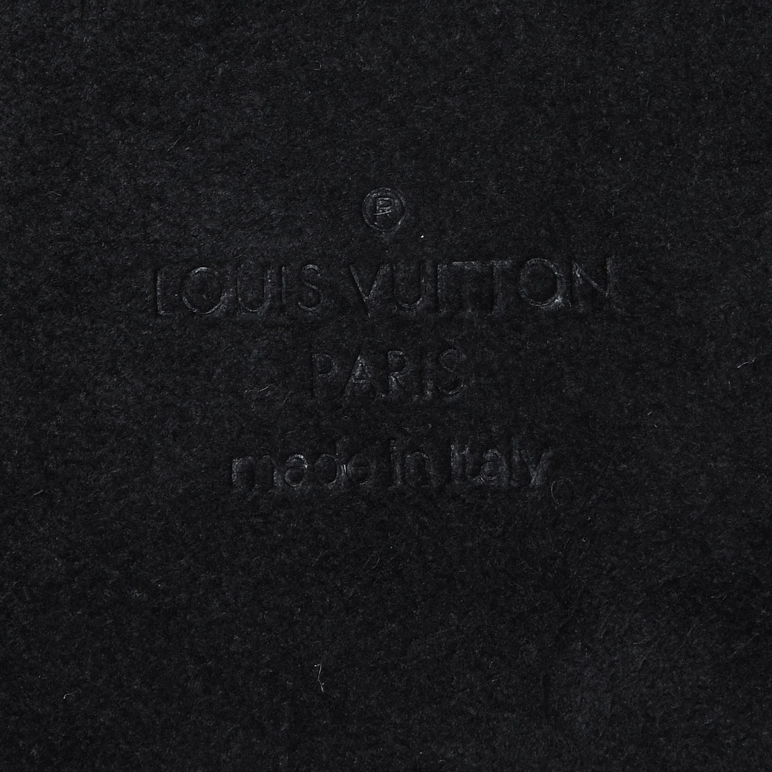 Louis Vuitton Monogram Eclipse Eye-Trunk iPhone 7 Plus Case 6 of 8