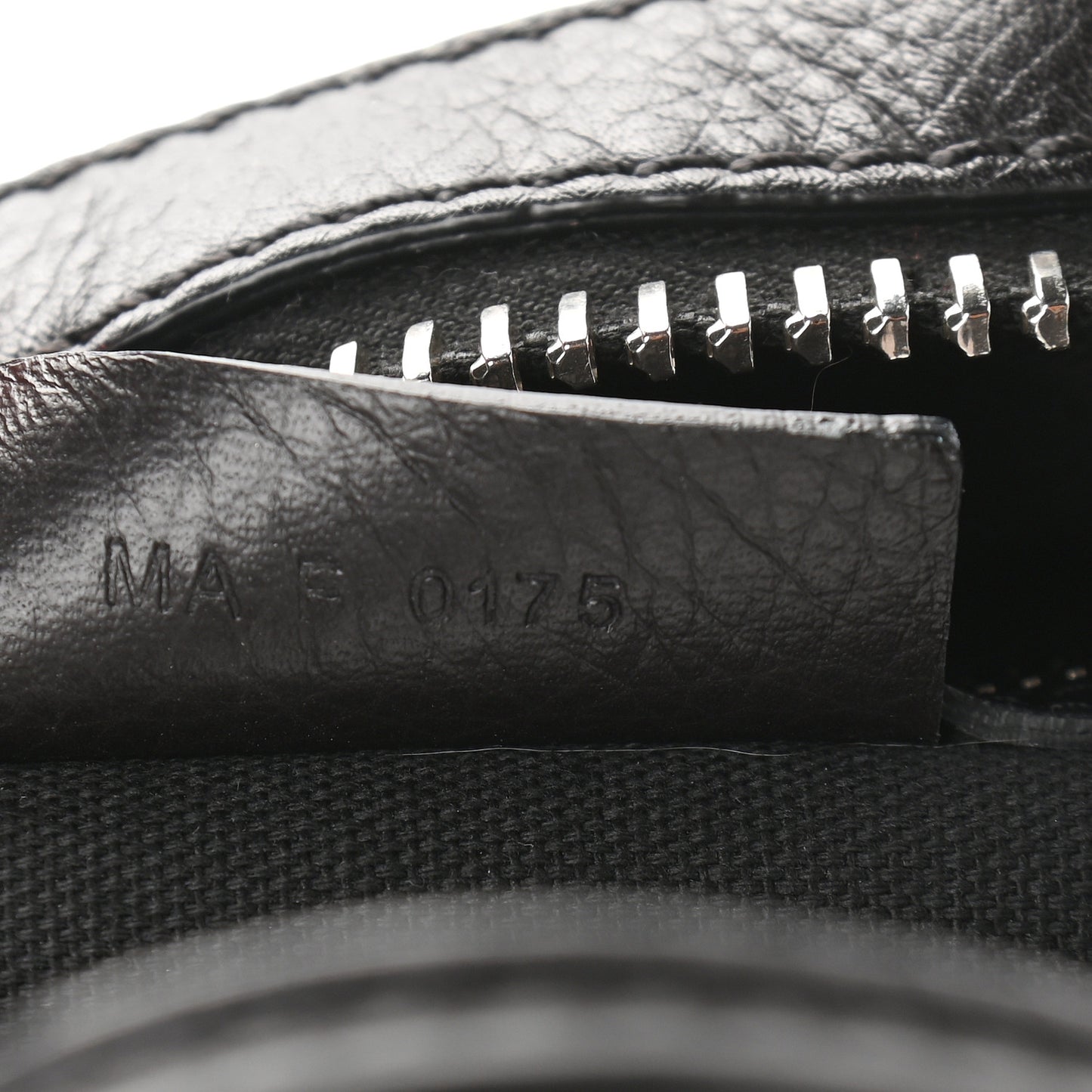 Pebbled Calfskin Small Nightingale Black