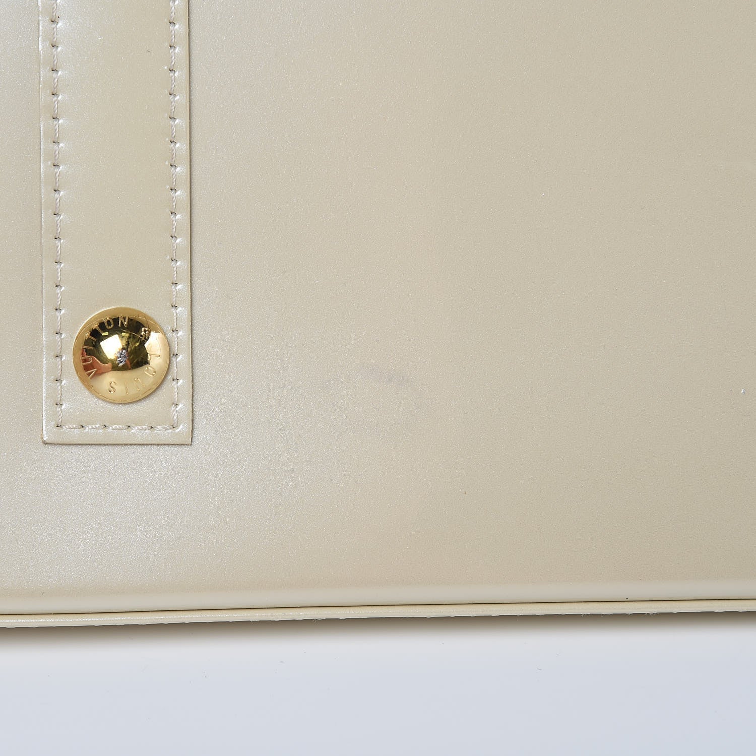 Louis Vuitton Vernis Alma GM Blanc Corail 13 of 15