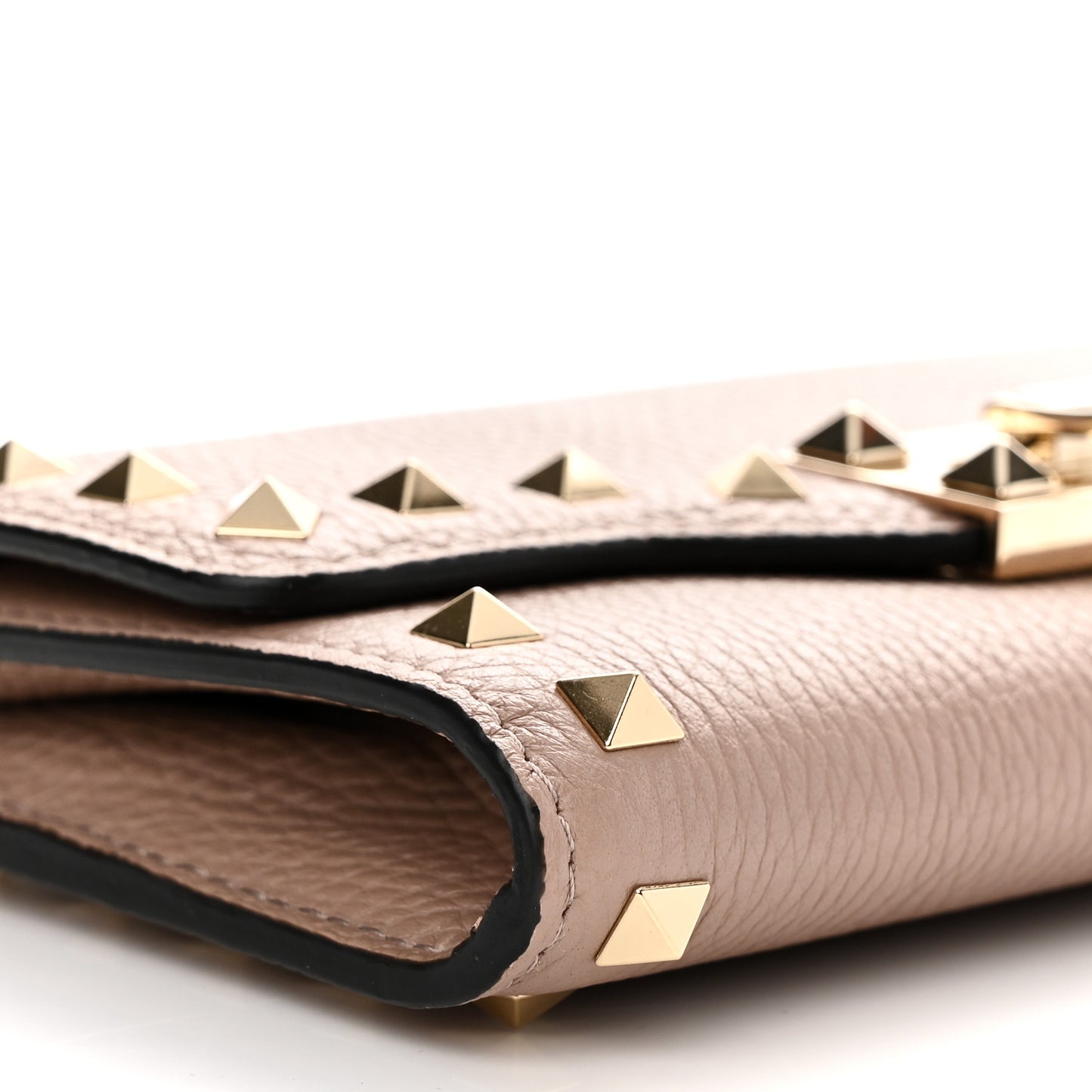 Pebbled Calfskin Rockstud Flip Lock Wallet On Chain Poudre