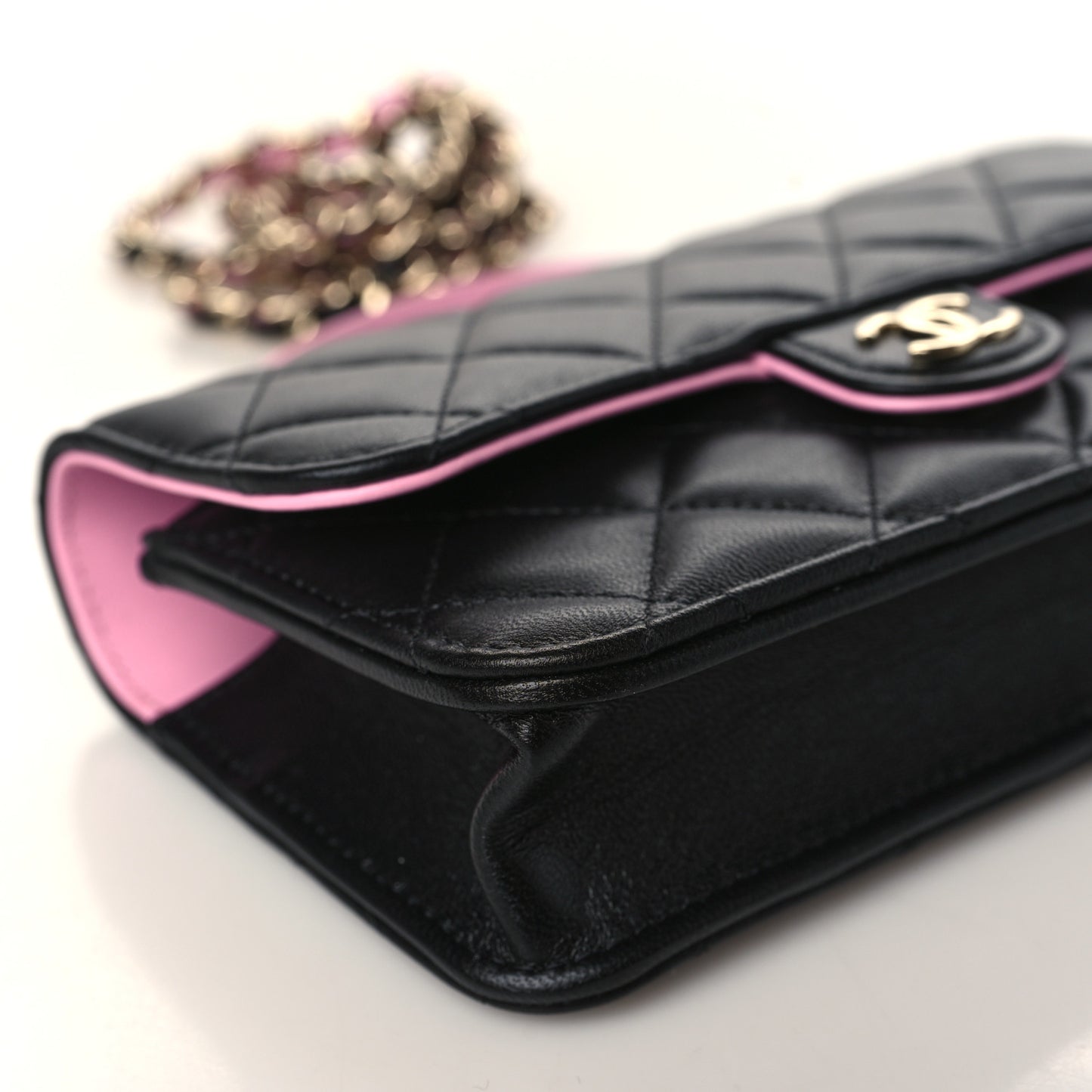 Lambskin Quilted Flap Phone Holder With Chain Black Lilac