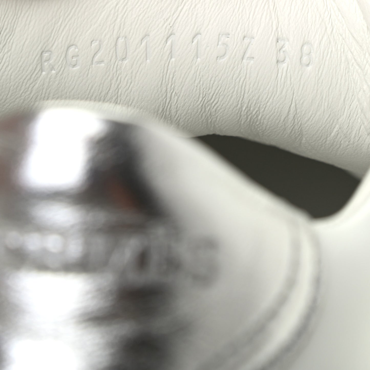 Calfskin Womens Advantage Sneakers 38 White Gris Argente