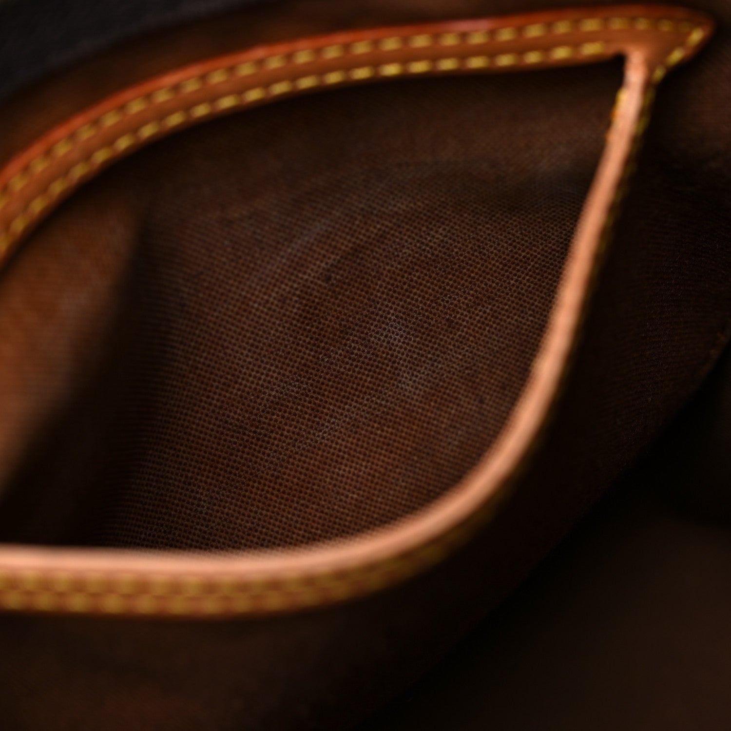 Louis Vuitton Monogram Speedy 40 16 of 21
