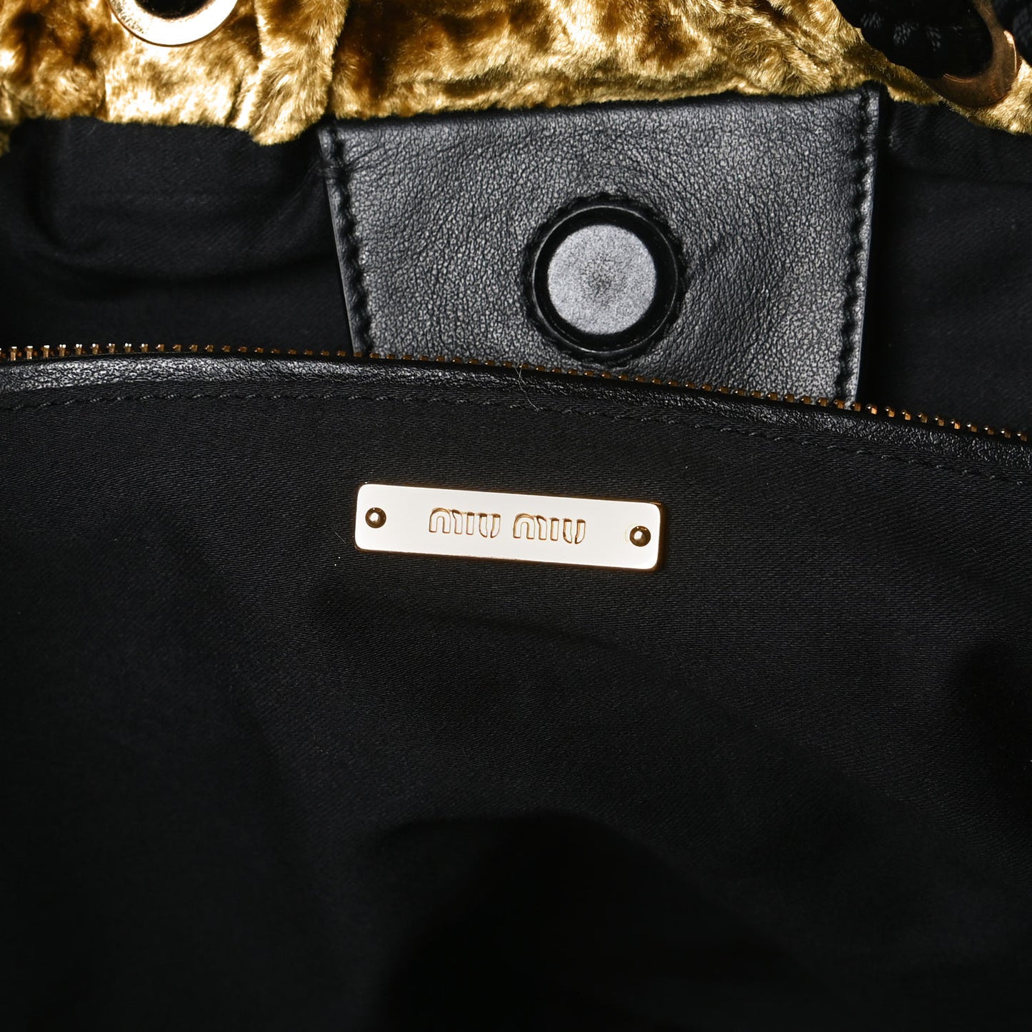 Velluto Shoulder Bag