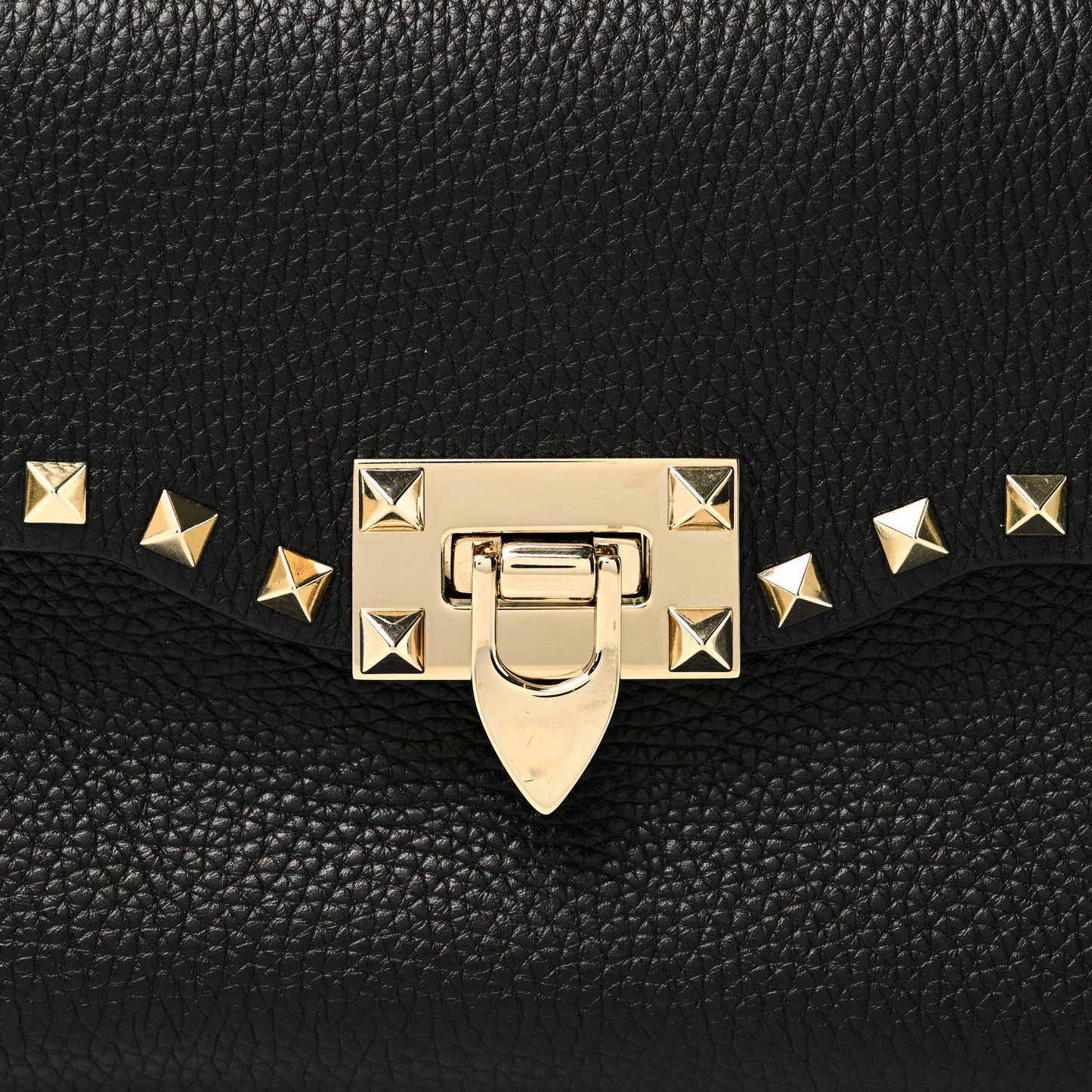 Pebbled Calfskin Medium Rockstud Flip Lock Crossbody Bag Black
