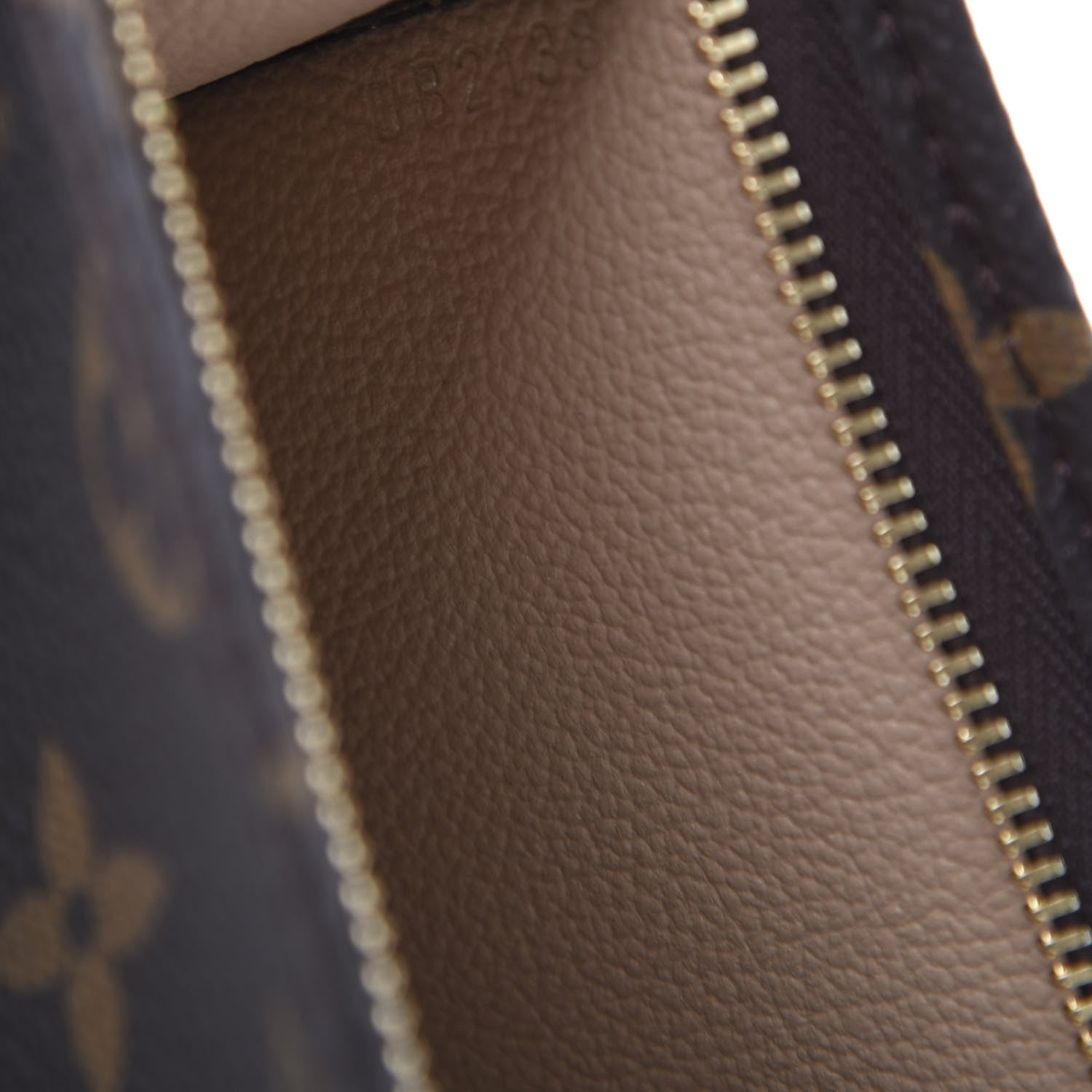 Louis Vuitton Monogram Toiletry Pouch 19 6 of 7