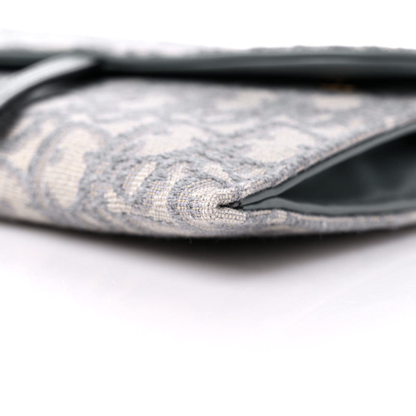 Oblique Saddle Chain Long Wallet Grey