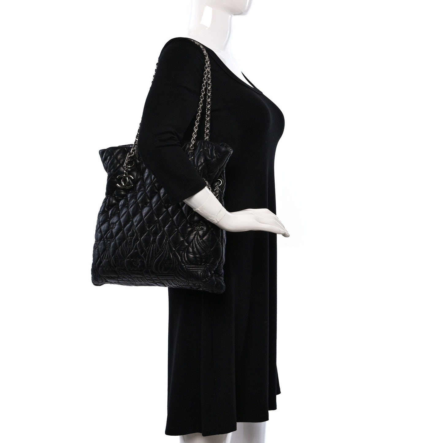Lambskin Quilted Large Paris Moscou Red Square Bag Black