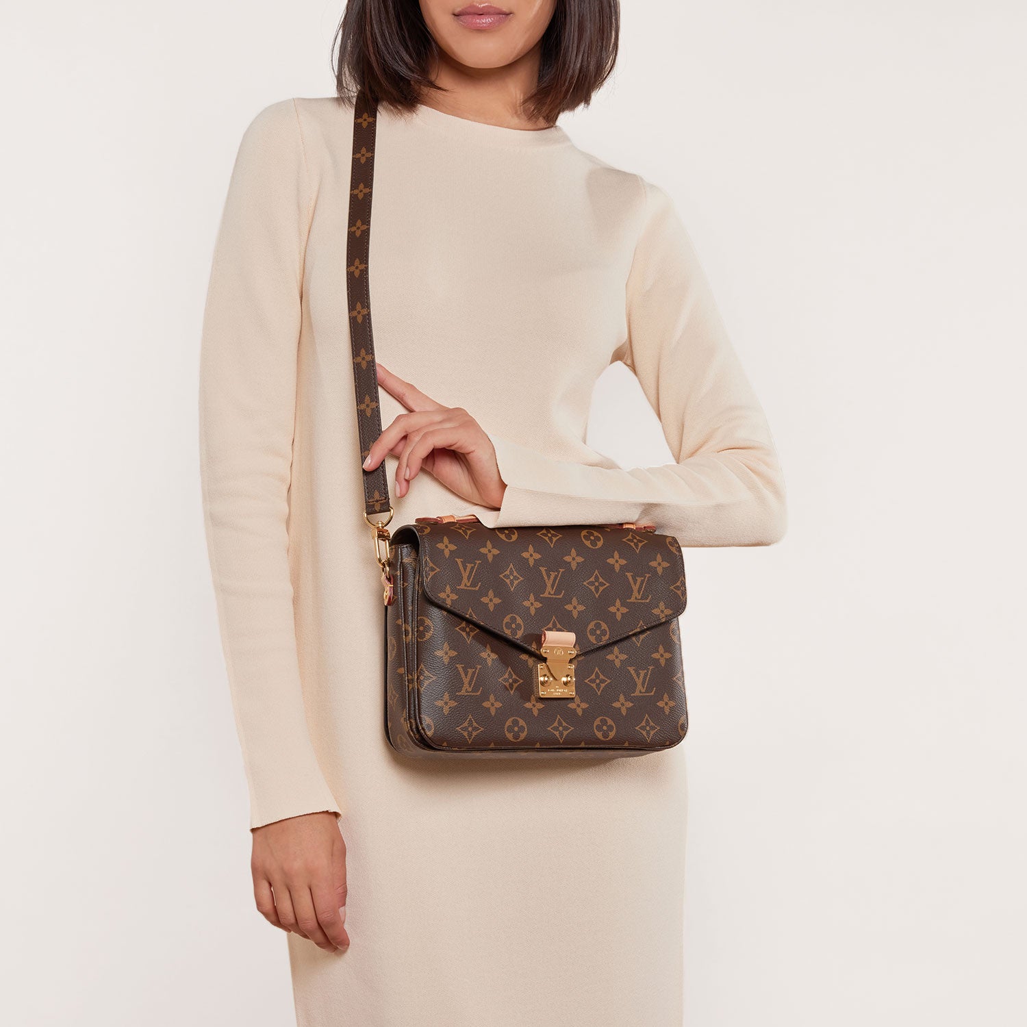 Louis Vuitton Monogram Pochette Metis 2 of 8
