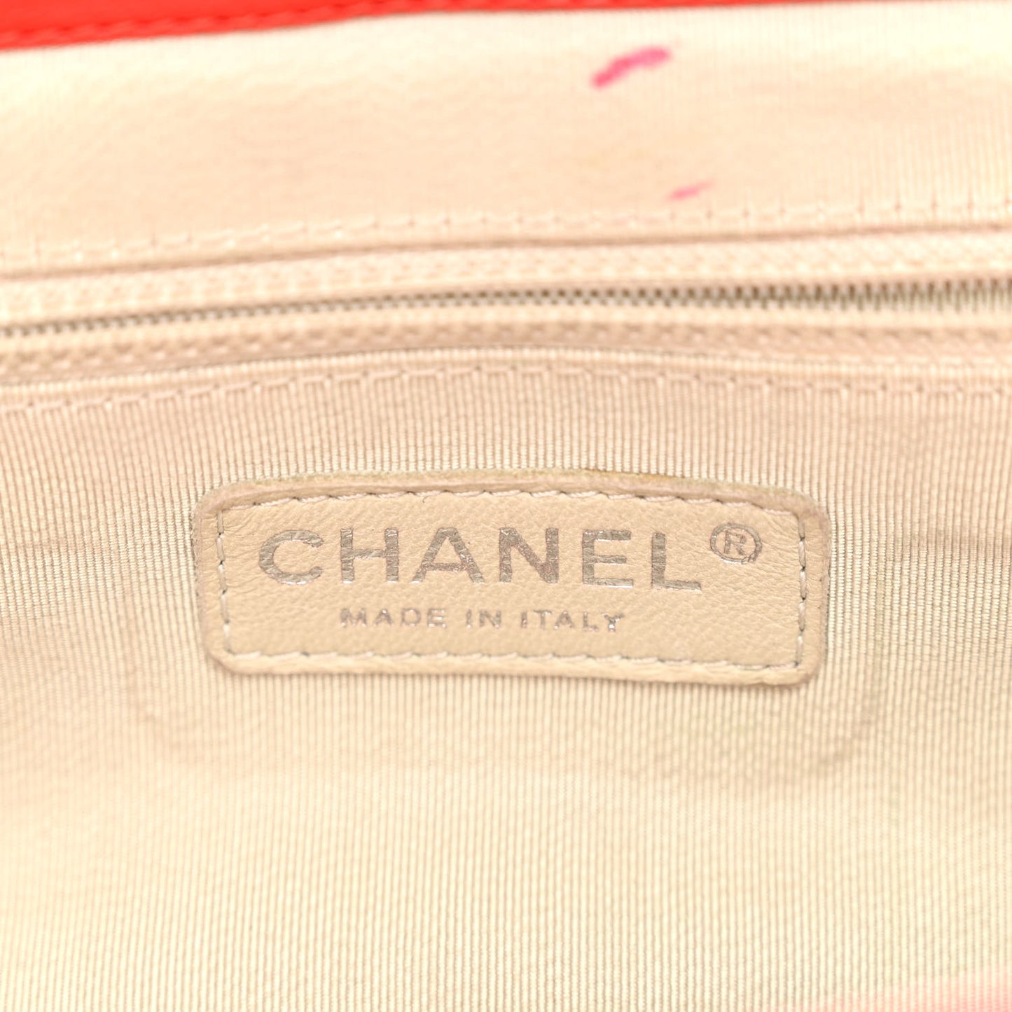 Washed Lambskin Quilted Medium Chain Around Messenger Red